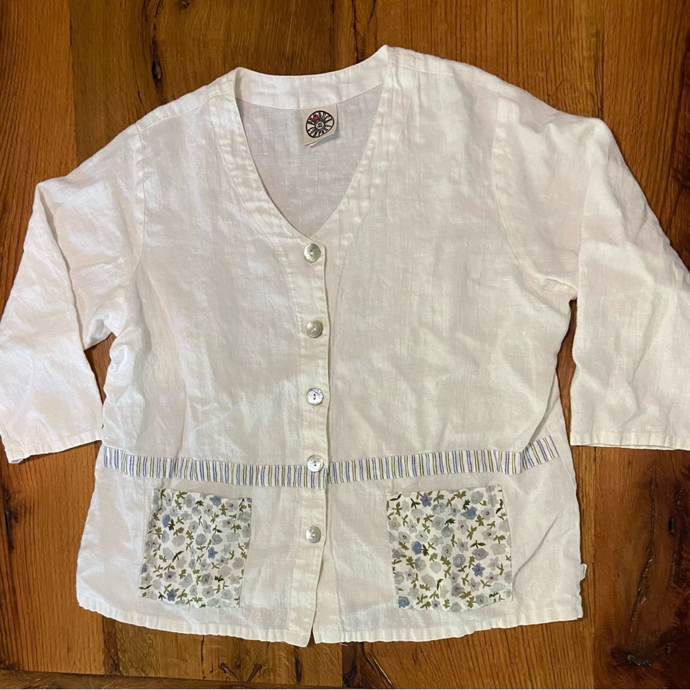 Produce Company 100% Linen White V-Neck Button Front Top, Front Pockets, Large